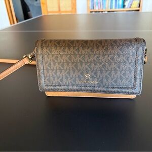 NWOT Michael Kors Jet Set Phone Crossbody